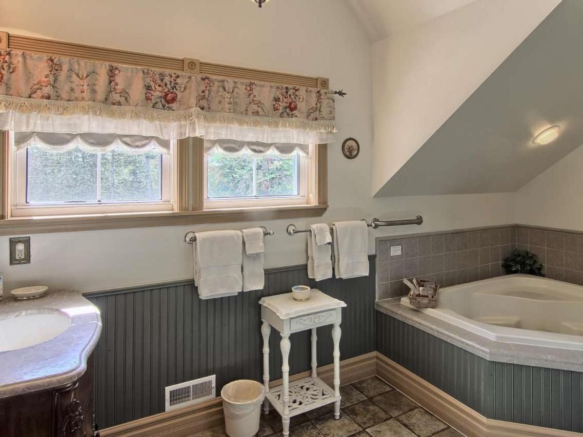 Grand Victorian B&B Inn Bellaire Szoba fotó
